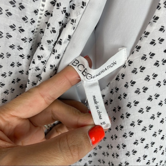 BCBGeneration‎ Cross Back Mini Dress in White Combo - Picture 4 of 8